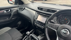 Nissan Qashqai 1.2 DiG-T N-Connecta 5dr Petrol Hatchback